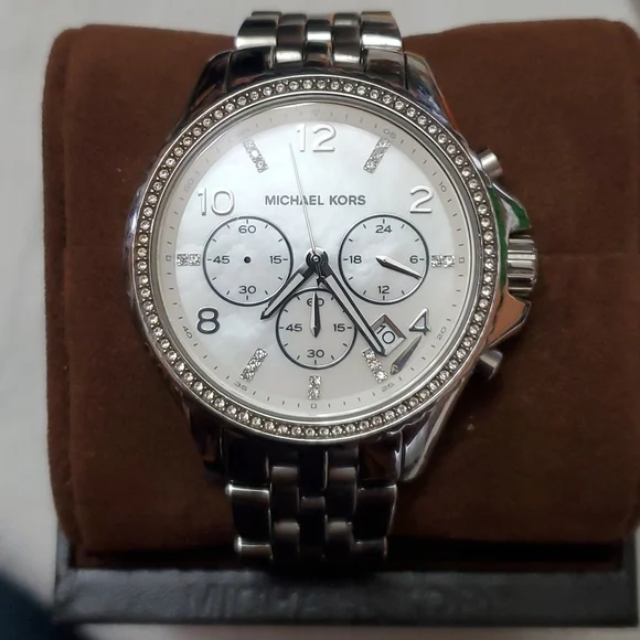Silver Michael Kors Watch w/ Mother of Pearl Face Michael Kors Liliane Three Hand Mother of Pearl White Dial  main image 4